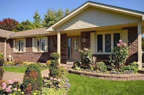 81 Queen St, House detached with 3 bedrooms, 3 bathrooms and 6 parking in West Grey ON | Image 2