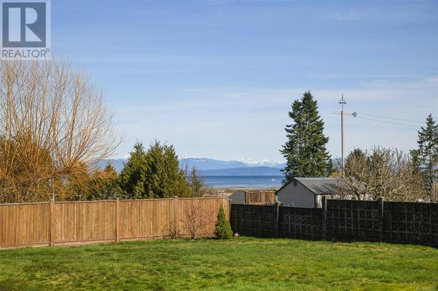 3828 Laurel Dr, House detached with 4 bedrooms, 2 bathrooms and 6 parking in Comox Valley A BC | Image 61