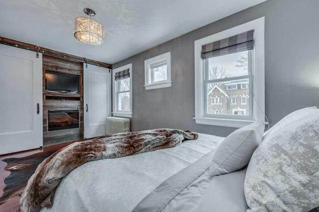 17 Avion Ave, House semidetached with 3 bedrooms, 2 bathrooms and 2 parking in Toronto ON | Image 9