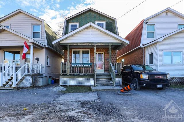 1754 Scott Street, House detached with 3 bedrooms, 2 bathrooms and 1 parking in Ottawa ON | Image 1