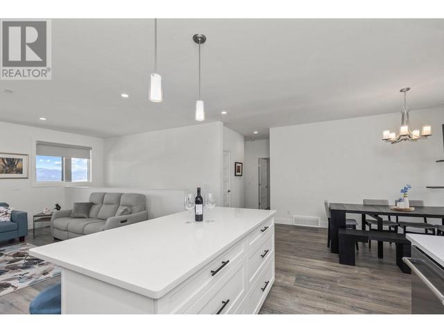 1575 Summer Crescent, House detached with 3 bedrooms, 3 bathrooms and 4 parking in Kelowna BC | Image 12