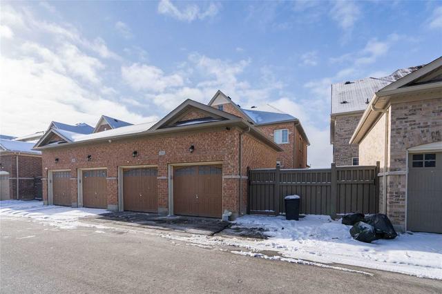 211 Barons St, House semidetached with 3 bedrooms, 3 bathrooms and 3 parking in Vaughan ON | Image 18