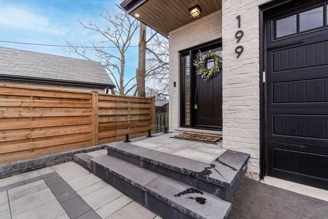 199 Queen St W, House semidetached with 3 bedrooms, 4 bathrooms and 3 parking in Mississauga ON | Image 23