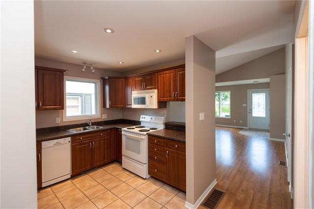 a - 314 Fraser Street, Home with 4 bedrooms, 2 bathrooms and 3 parking in Pembroke ON | Image 9