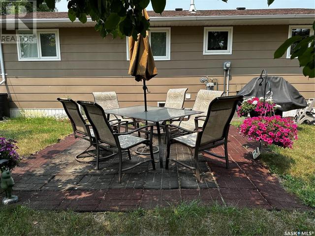 106 2nd Avenue E, House detached with 4 bedrooms, 2 bathrooms and null parking in Lampman SK | Image 38