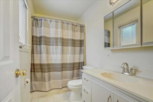 1399 Sarcee St, House detached with 3 bedrooms, 2 bathrooms and 5 parking in Oshawa ON | Image 7