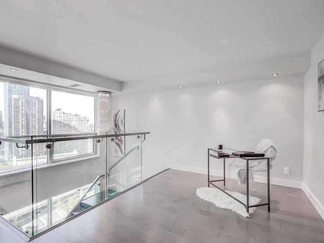 2605 - 10 Yonge St, Condo with 1 bedrooms, 2 bathrooms and 1 parking in Toronto ON | Image 17