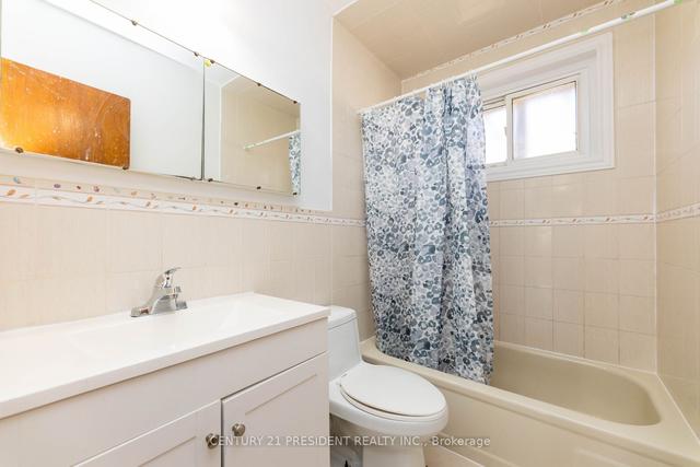18 Honbury Rd, House detached with 3 bedrooms, 4 bathrooms and 4 parking in Toronto ON | Image 8