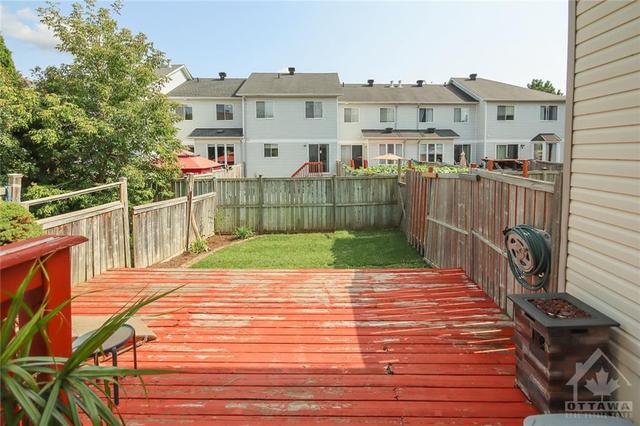 42 Drumso Street, Townhouse with 3 bedrooms, 2 bathrooms and 3 parking in Ottawa ON | Image 28