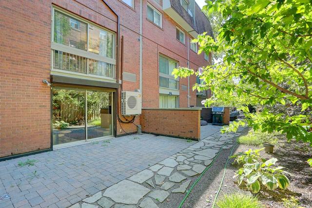 8 - 28 Admiral Rd, Townhouse with 3 bedrooms, 3 bathrooms and 1 parking in Toronto ON | Image 26