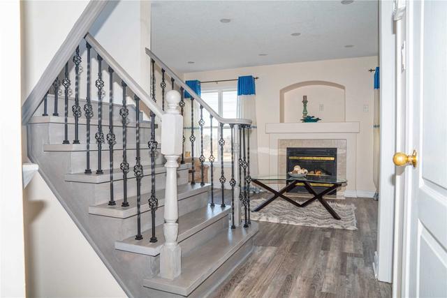 67 Trailview Terr, House attached with 3 bedrooms, 3 bathrooms and 4 parking in Toronto ON | Image 9