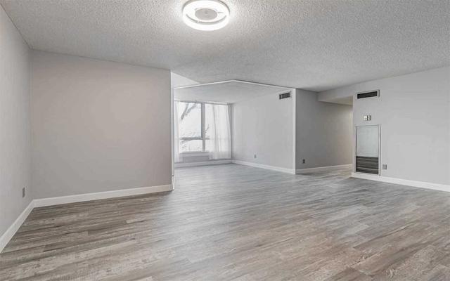 405 - 1665 Victoria Park Ave, Condo with 3 bedrooms, 2 bathrooms and 1 parking in Toronto ON | Image 12