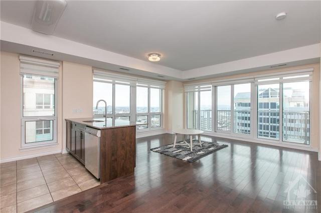 2301 - 234 Rideau Street, Condo with 2 bedrooms, 2 bathrooms and 1 parking in Ottawa ON | Image 3