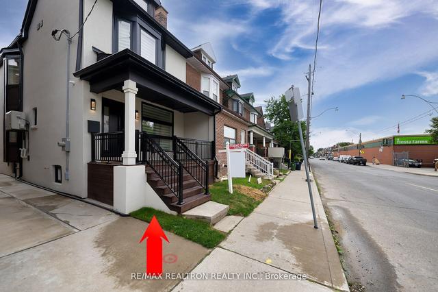 225 Christie St, House semidetached with 3 bedrooms, 4 bathrooms and 2.5 parking in Toronto ON | Image 34