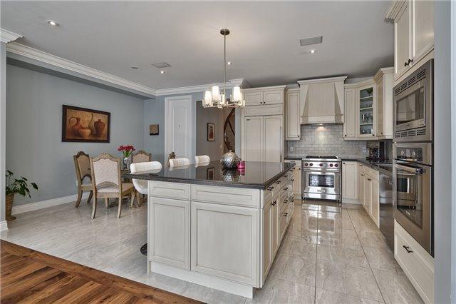 2426 Chateau Common, House attached with 4 bedrooms, 4 bathrooms and 2 parking in Oakville ON | Image 6