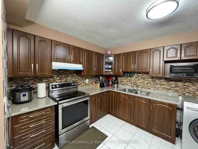 506 - 49 Silverstone Dr, Condo with 3 bedrooms, 2 bathrooms and 1 parking in Toronto ON | Image 11