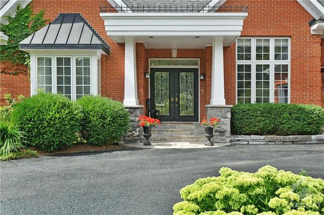 5528 Wicklow Drive, House detached with 4 bedrooms, 5 bathrooms and 6 parking in Ottawa ON | Image 2