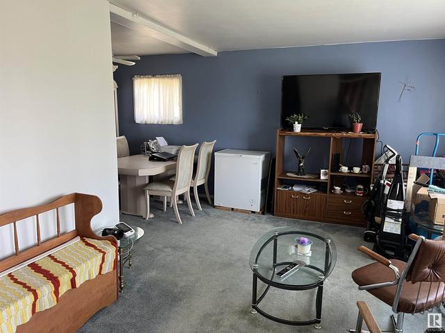 5734 50 St, House detached with 2 bedrooms, 1 bathrooms and null parking in Vegreville AB | Image 5