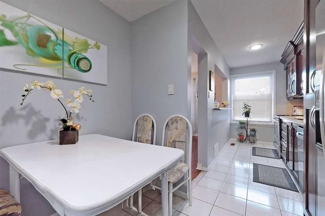 52 Eden Park Dr, Townhouse with 3 bedrooms, 2 bathrooms and 2 parking in Brampton ON | Image 5