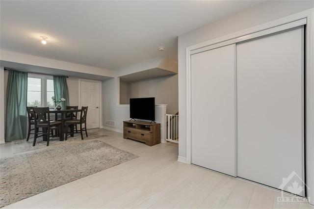 422 Lapland Private, House attached with 3 bedrooms, 2 bathrooms and 1 parking in Ottawa ON | Image 25