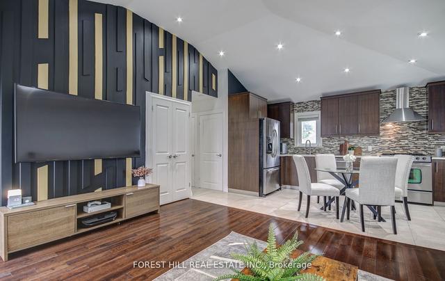 28 Battersea Cres, House detached with 3 bedrooms, 2 bathrooms and 7 parking in Toronto ON | Image 38
