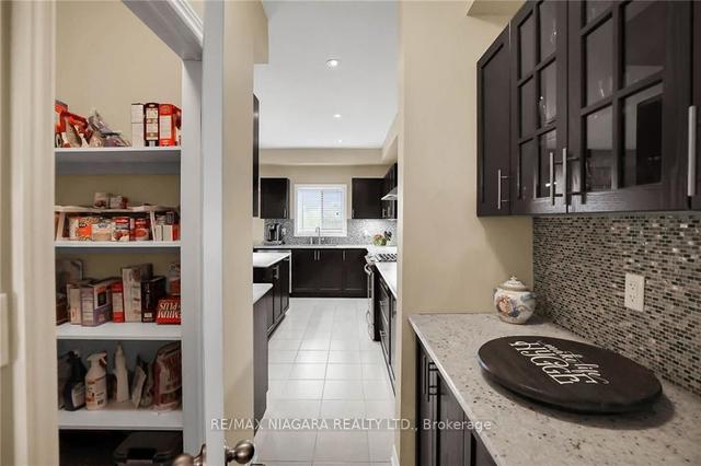 4512 Cinnamon Grve, House detached with 4 bedrooms, 3 bathrooms and 6 parking in Niagara Falls ON | Image 3