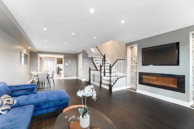 789 Candlestick Circ, House attached with 3 bedrooms, 4 bathrooms and 2 parking in Mississauga ON | Image 12