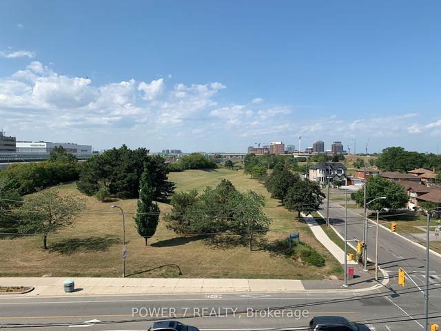 614 - 120 Varna Dr, Condo with 2 bedrooms, 1 bathrooms and 1 parking in Toronto ON | Image 2