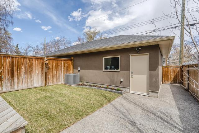 2360 22a Street Nw, Home with 4 bedrooms, 3 bathrooms and 2 parking in Calgary AB | Image 24
