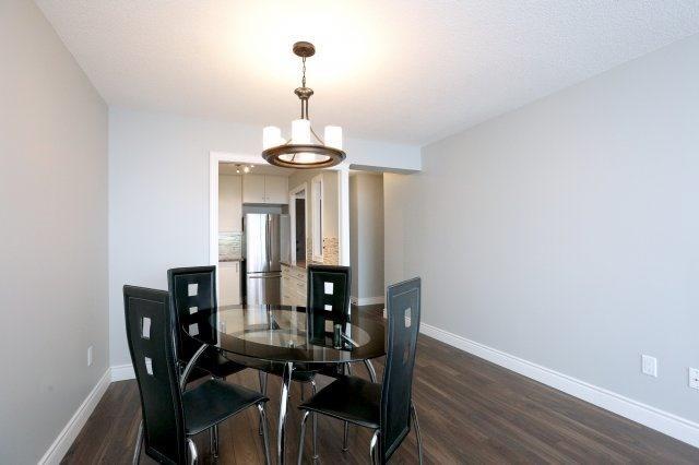 1003 - 2665 Windwood Dr, Condo with 2 bedrooms, 1 bathrooms and 1 parking in Mississauga ON | Image 7