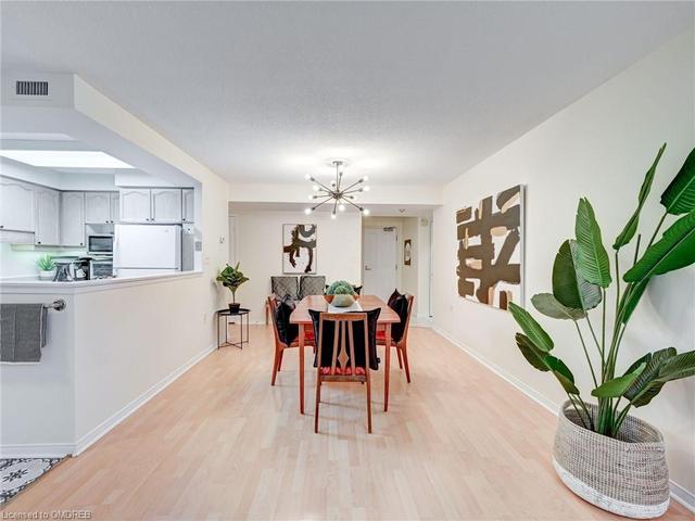219 - 2199 Sixth Line, House attached with 2 bedrooms, 2 bathrooms and null parking in Oakville ON | Image 11
