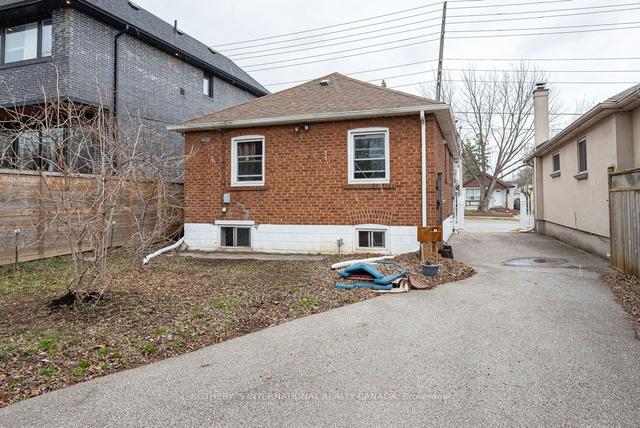 1202 Islington Ave, House detached with 2 bedrooms, 2 bathrooms and 5 parking in Toronto ON | Image 5