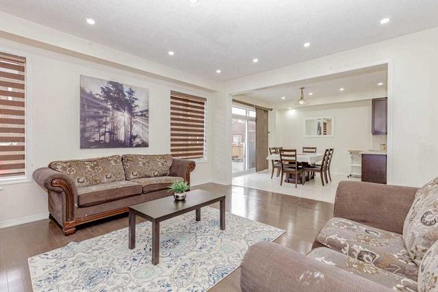 13 Fryent St, House detached with 4 bedrooms, 5 bathrooms and 6 parking in Brampton ON | Image 3