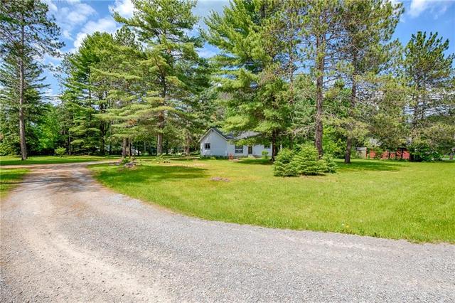 7 Eastern Road, House detached with 2 bedrooms, 1 bathrooms and 10 parking in Greater Madawaska ON | Image 6