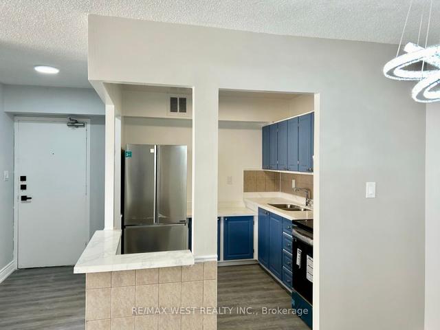 1608 - 330 Dixon St, Condo with 1 bedrooms, 1 bathrooms and 1 parking in Toronto ON | Image 12