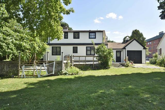 8 Wardlaw Cres, House detached with 4 bedrooms, 3 bathrooms and 7 parking in Toronto ON | Image 35