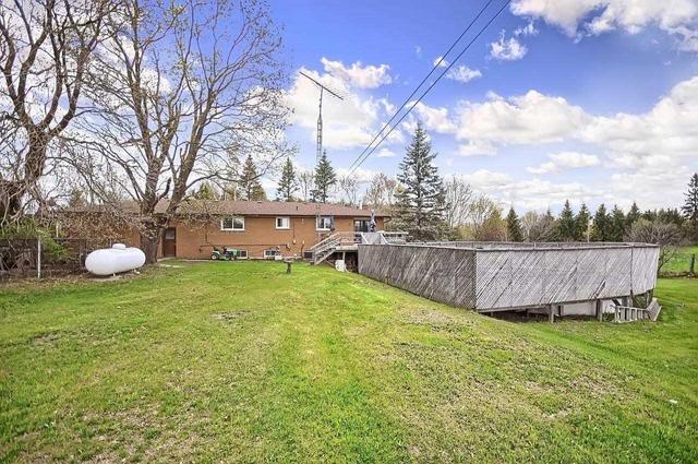 767 Davis Dr, House detached with 3 bedrooms, 1 bathrooms and 10 parking in Uxbridge ON | Image 2