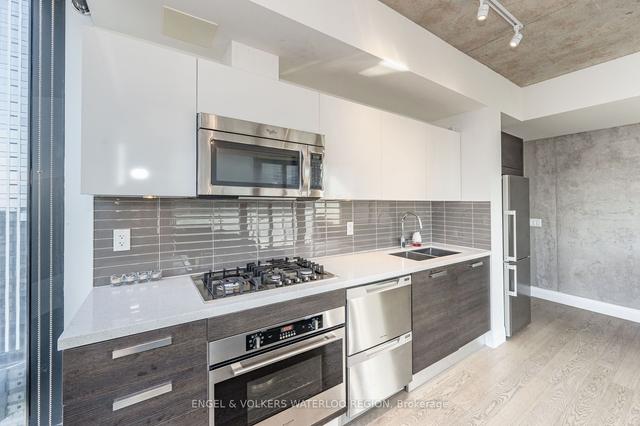 2406 - 224 King St W, Condo with 2 bedrooms, 1 bathrooms and 1 parking in Toronto ON | Image 5