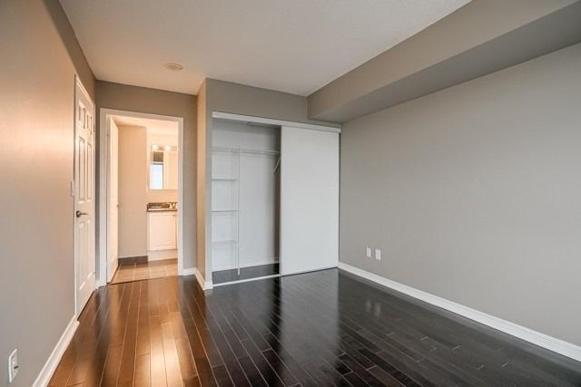 Lph 7 - 3 Michael Power Pl, Condo with 2 bedrooms, 2 bathrooms and 1 parking in Toronto ON | Image 11