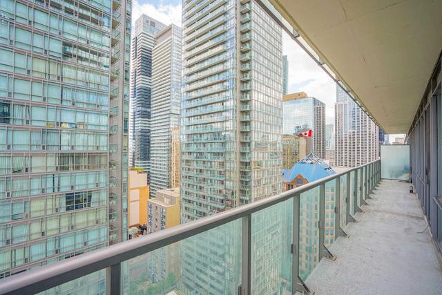 1905 - 832 Bay St, Condo with 2 bedrooms, 2 bathrooms and 1 parking in Toronto ON | Image 21