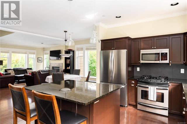 103 - 2060 Troon Crt, House detached with 4 bedrooms, 4 bathrooms and 2 parking in Langford BC | Image 23