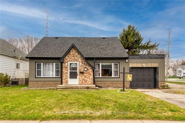 624 Pine St, House detached with 3 bedrooms, 2 bathrooms and 5 parking in Haldimand County ON | Image 1