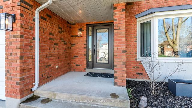 24 Douglas Dr, House detached with 3 bedrooms, 2 bathrooms and 6 parking in Barrie ON | Image 12