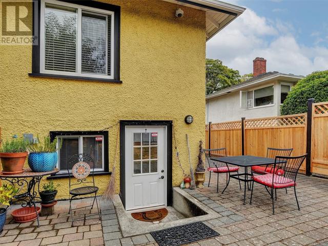 1830 Chestnut St, House detached with 4 bedrooms, 2 bathrooms and 4 parking in Victoria BC | Image 15