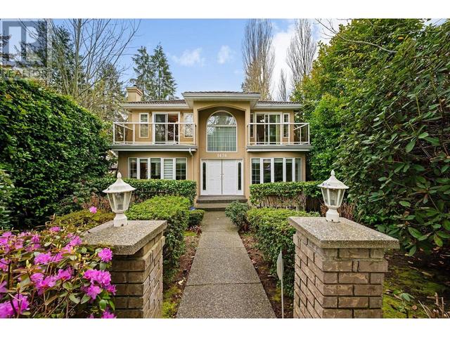 1426 Fulton Avenue, House detached with 1 bedrooms, 5 bathrooms and 2 parking in West Vancouver BC | Image 1