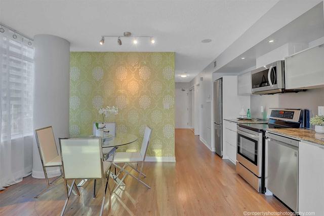 319 - 4k Spadina Ave, Condo with 2 bedrooms, 2 bathrooms and 1 parking in Toronto ON | Image 4