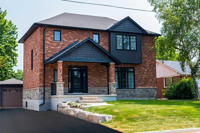 199 Elmwood Cres, House detached with 3 bedrooms, 4 bathrooms and 6 parking in Milton ON | Image 1