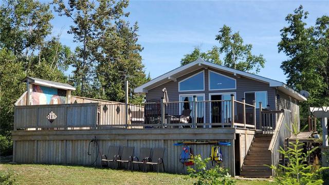 18 Zorra Dr, House detached with 2 bedrooms, 2 bathrooms and 6 parking in Northern Bruce Peninsula ON | Image 1