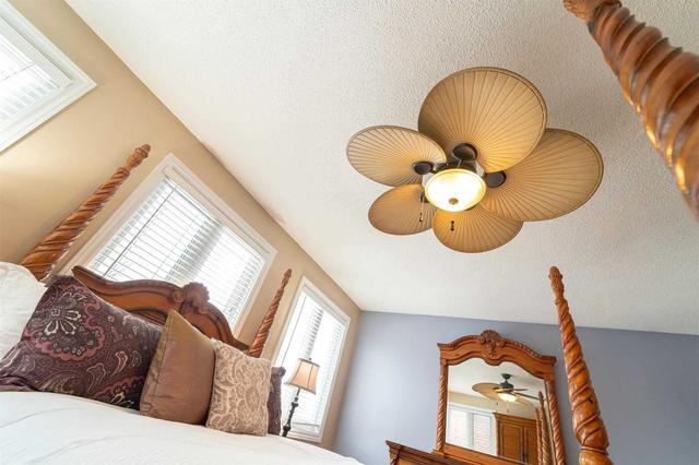 417 Tailfeather Cres, House detached with 3 bedrooms, 4 bathrooms and 3 parking in Mississauga ON | Image 3