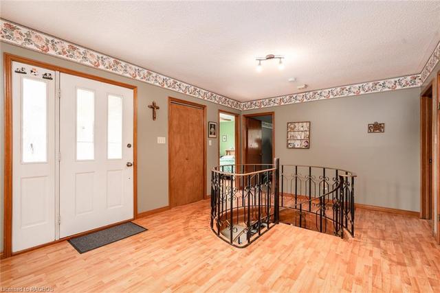 131 Country Lane, House detached with 4 bedrooms, 1 bathrooms and 9 parking in West Grey ON | Image 10
